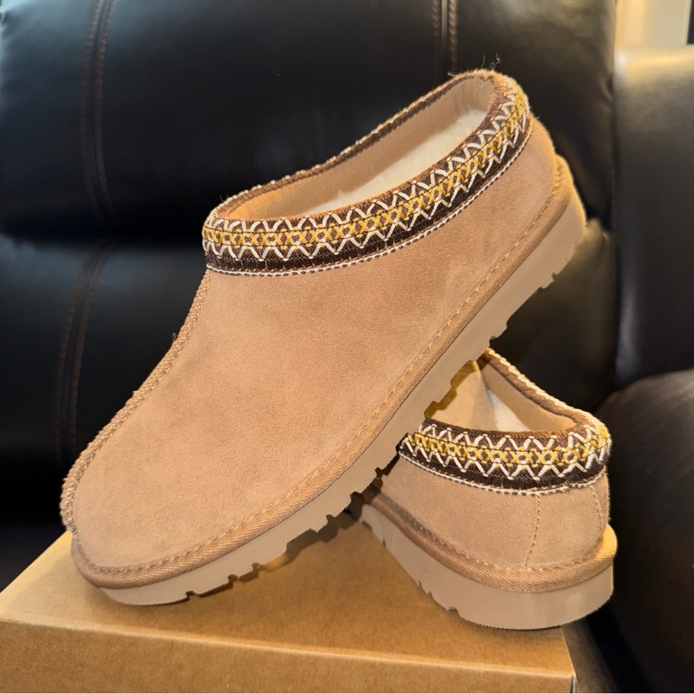 Elevates Slippers Shoes Classic Ultra Mini Women’s Size 11. And Mens 9 New